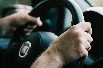 Cannabis im Straßenverkehr: Was ihr jetzt wissen müsst